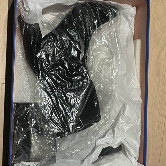 Stuart Weitzman Pointed Toe Heeled Boots - Landry 75 - Picture 12 of 13